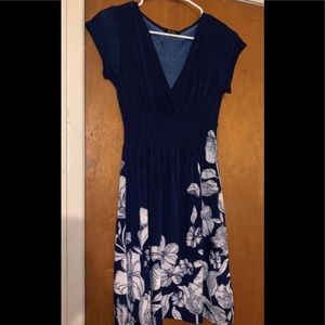 NWOT Blue Flowered Print 👗